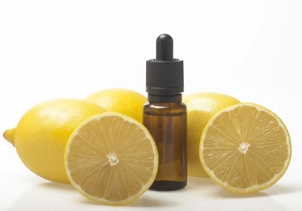 Lemon essential oil — Stock Photo, Image