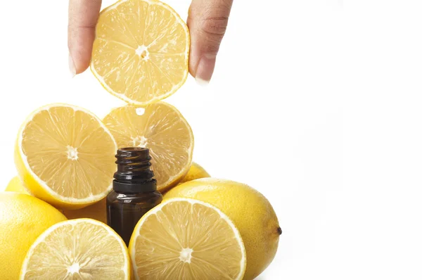 Lemon essential oil — Stock Photo, Image