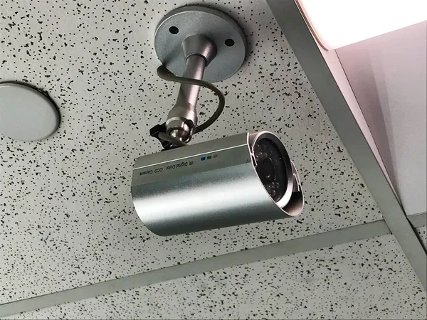 Hastanede bir güvenlik kamerası.