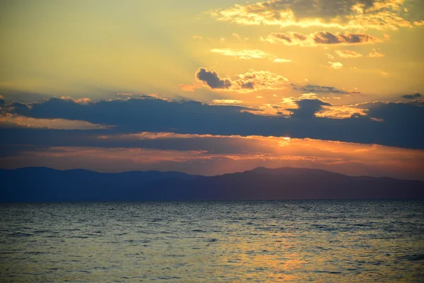 Puesta de sol en la isla de Aigina Grecia — Foto de Stock