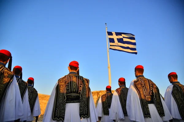 Greek president guards in traditional uniforms — Stock Photo, Image