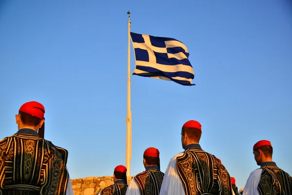 Yunan Cumhurbaşkanı Muhafızlar geleneksel üniformalı