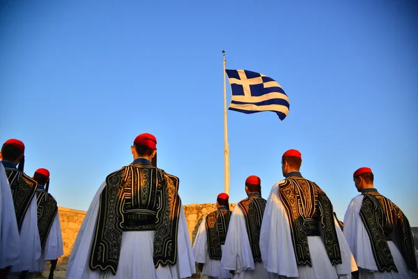 Yunan Cumhurbaşkanı Muhafızlar geleneksel üniformalı