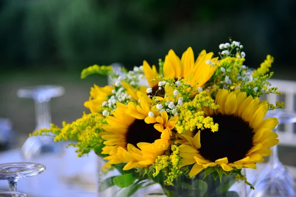 Événement de vie de fête de mariage célébrer les vendeurs invités de mariage mis en place — Photo