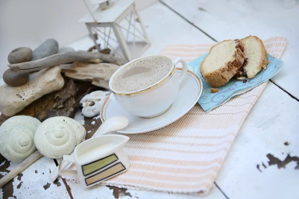 Beige natürliche Farben trinken Kaffee — Stockfoto