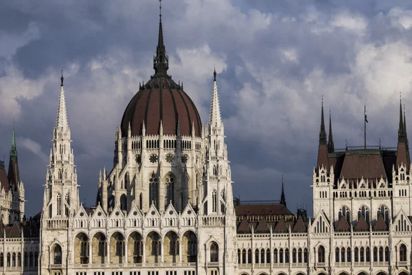 A Magyar Parlament Budapesten — Stock Fotó