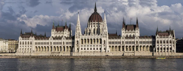A Magyar Parlament Budapesten — Stock Fotó