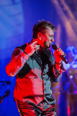 Donetsk, Ukrayna - Kasım. 30: sergey penkin - donetsk, Ukrayna içinde 30 Kasım 2013 tarihinde dm yunost bir konserde Rus pop şarkıcısı.