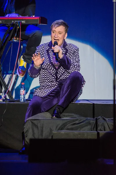 Donetsk, Ukrayna - Kasım. 30: sergey penkin - donetsk, Ukrayna içinde 30 Kasım 2013 tarihinde dm yunost bir konserde Rus pop şarkıcısı.