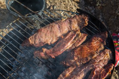 Barbekü açık pişirme et closeup