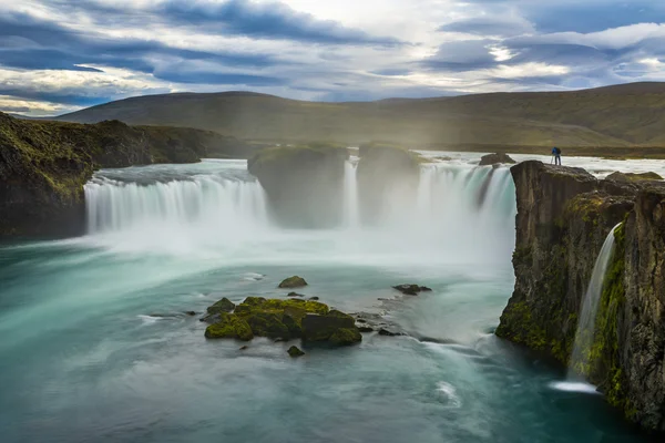 Hermosa cascada en iceland — Foto de Stock