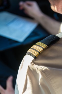 Omuz yardımcı pilot rozeti