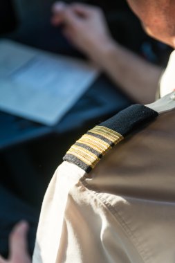 Omuz yardımcı pilot rozeti