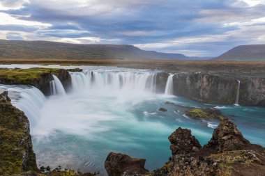 İzlanda'daki inanılmaz Godafoss şelale