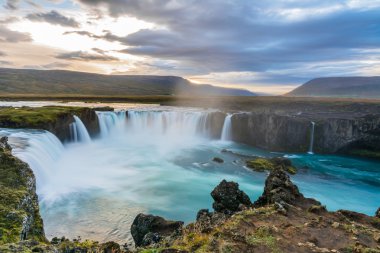 İzlanda'daki inanılmaz Godafoss şelale