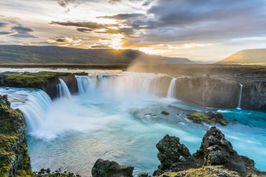 İzlanda'daki inanılmaz Godafoss şelale