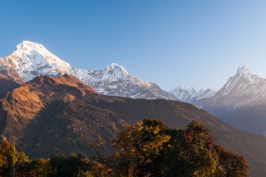 Annapurna dağ silsilesi gün batımında, Nepal