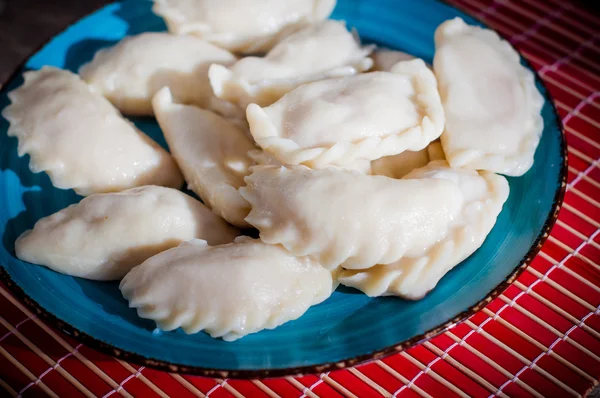 Ukrayna varenyky perogies çilek ile