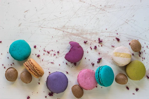 Drôle Coloré Dessert Biscuit Macaron Avec Fond Bois Clair Espace — Photo