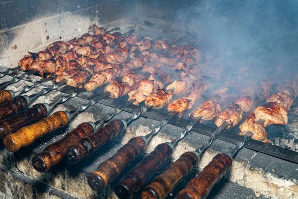 Braadkebab Heerlijke Barbecue Aan Het Koken Oud Recept Voor Koken — Stockfoto