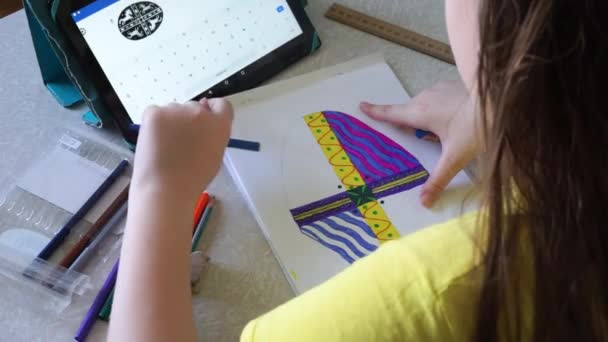 Girl Draws Easter Eggs Felt Testers Paper — Stock Video