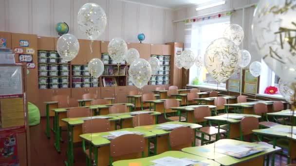 Aula Escuela Está Esperando Los Estudiantes — Vídeo de stock