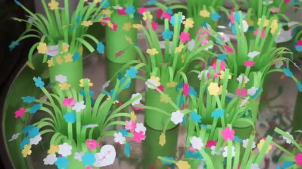 Çocuk Başvurusu Renkli Çiçekli Yeşil Sepetler — Stok video
