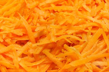 Parçalanmış havuç rengarenk bir görüntü yaratır. Çeşitli salatalar ve yemekler için mükemmeldir. Yemeklere tat ve besin katıyorlar..