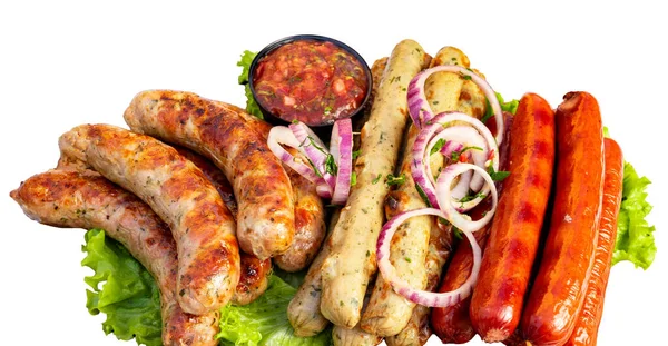 Çeşitli sosisler taze soğanlı marul ve yakınlardaki bir yemek etkinliğinde bir kase sosla düzenlenir..