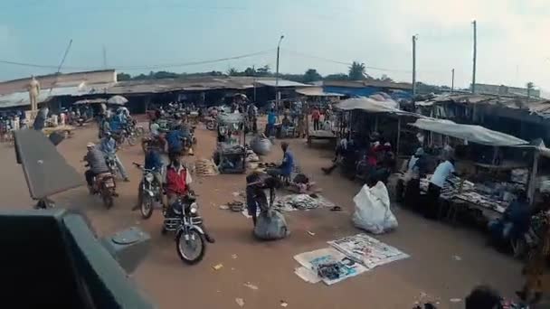Bangui Centralafrikanska Republiken 2015 Pansarfordon Armén Patrullerar Oslipade Gatorna Stad — Stockvideo