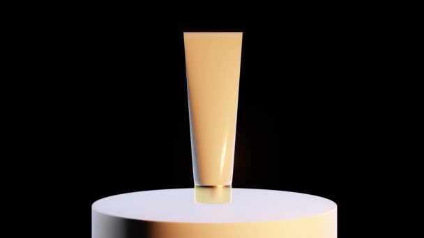 Kosmetiska burkar med ett gyllene element spela ljus på en piedestal svart bakgrund, närbild, — Stockvideo