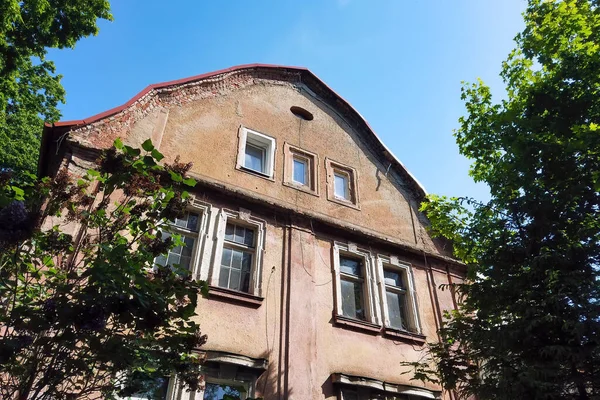 Fachada Frontón Del Antiguo Edificio Residencial Alemán Centro Histórico Ciudad — Foto de Stock