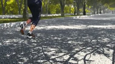 jonge vrouw joggen in het park 2