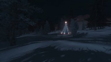 Gece ormanları arasında aydınlatılmış Noel ağacı