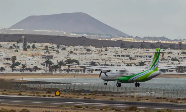 Binter Canarias Atr 600 Flygplan Landar Lanzarotes Flygplats Spanien Den — Stockfoto