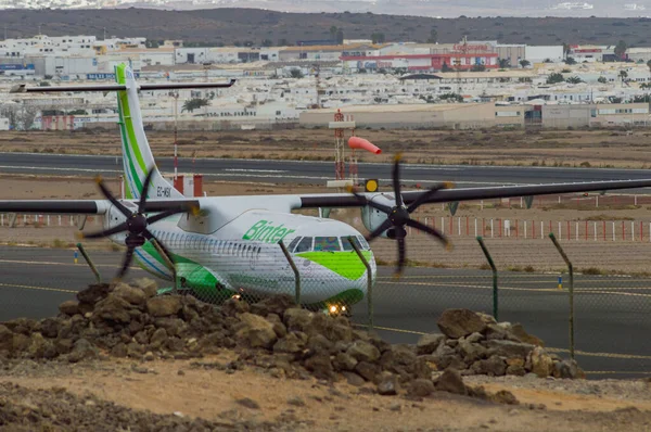 Binter Canarias Atr 600 Plane Lanning Lanzarote Airport Spain Жовтня — стокове фото