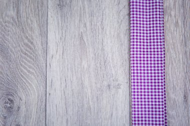 Mor kareli kumaş şerit