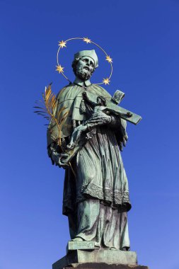 Prag Charles Köprüsü 'ndeki Nepomuk Heykeli' nden Aziz John, Çek Cumhuriyeti