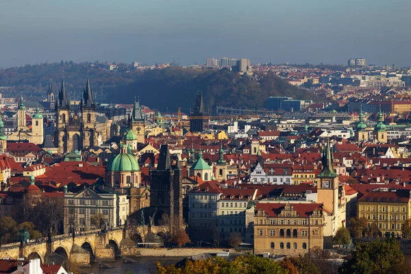 Ciudad Praga Otoño Con Colorida Naturaleza Árboles Colina Petrin República —  Fotos de Stock