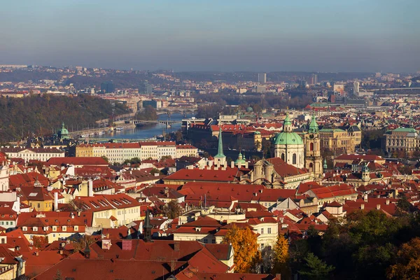 Herbst Prag Stadt Mit Farbenfroher Natur Und Bäumen Vom Hügel — Stockfoto