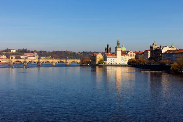 Outono Colorido Praga Cidade Velha Acima Rio Vltava República Checa — Fotografia de Stock