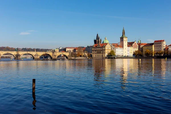 Outono Colorido Praga Cidade Velha Acima Rio Vltava República Checa — Fotografia de Stock