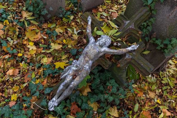 Estátua Histórica Sobre Mistério Outono Cemitério Praga República Tcheca — Fotografia de Stock