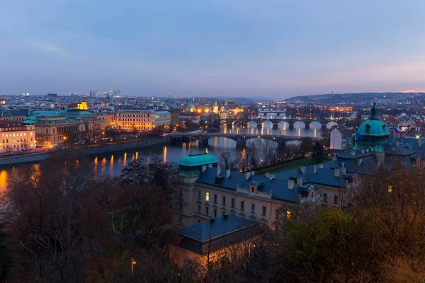 Нічне Празьке Місто Його Соборами Вежами Мостами Різдвяний Час Чеська — стокове фото