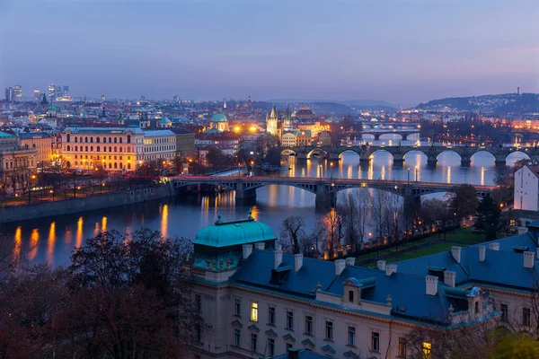 Nuit Prague City Avec Ses Cathédrales Tours Ponts Pendant Période — Photo