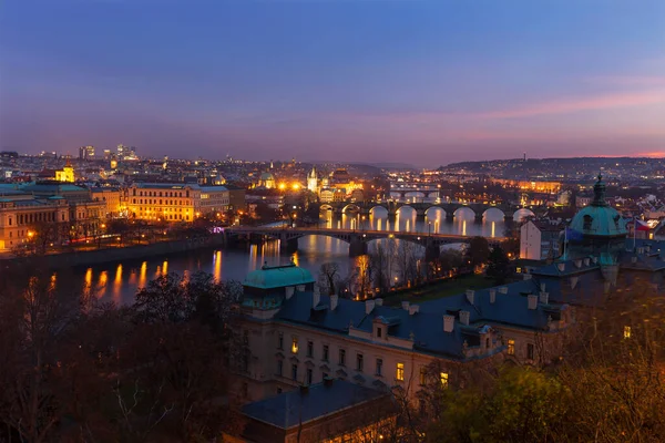 Noc Praga Miasto Katedrami Wieżami Mostami Okresie Bożego Narodzenia Czechy — Zdjęcie stockowe