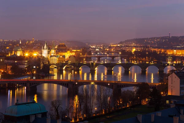 Nuit Prague City Avec Ses Cathédrales Tours Ponts Pendant Période — Photo