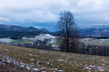 Karlı Kuzey Bohemya Manzarası, Jizera Dağları, Çek Cumhuriyeti