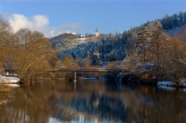 Çek Cumhuriyeti, Sazava nehri ile Bohemya 'nın merkezindeki Karlı Manzara