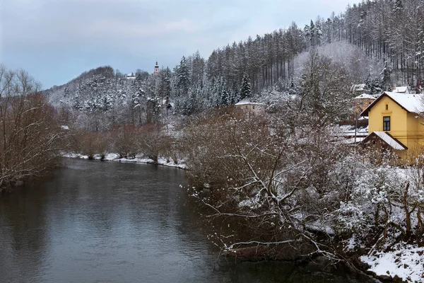 Snowy Krajobraz Środkowych Czechach Rzeką Sazavą Czechy — Zdjęcie stockowe